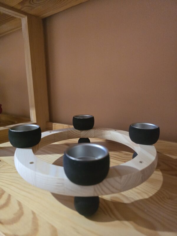 Skandinavischer Wechselkranz mit 4 TLH in schwarz