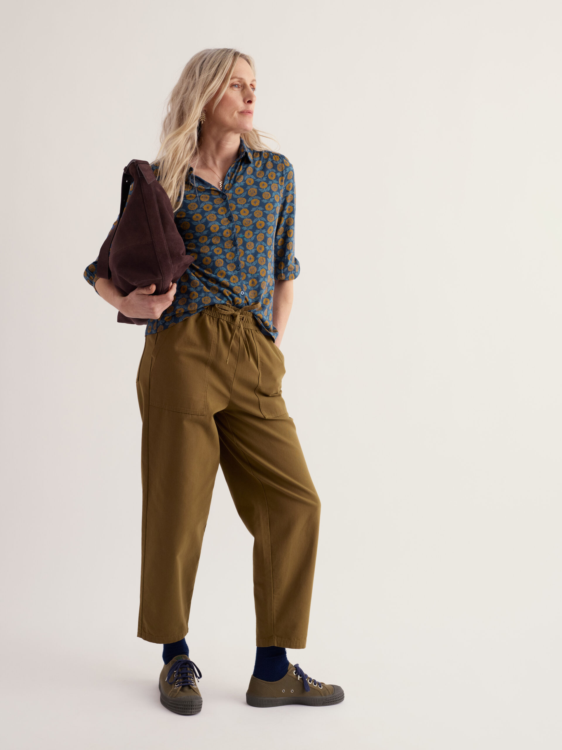 3/4 Embrace Shirt Marigold Sketch Marine – Bild 4