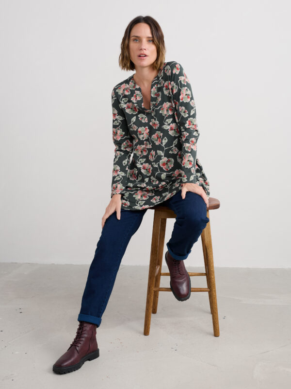 Wreathe Tunic Artist Camellia Coppice – Bild 4