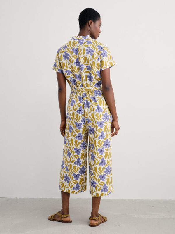 Treen Cove Jumpsuit Leafy Floral Chalk Pear – Bild 2