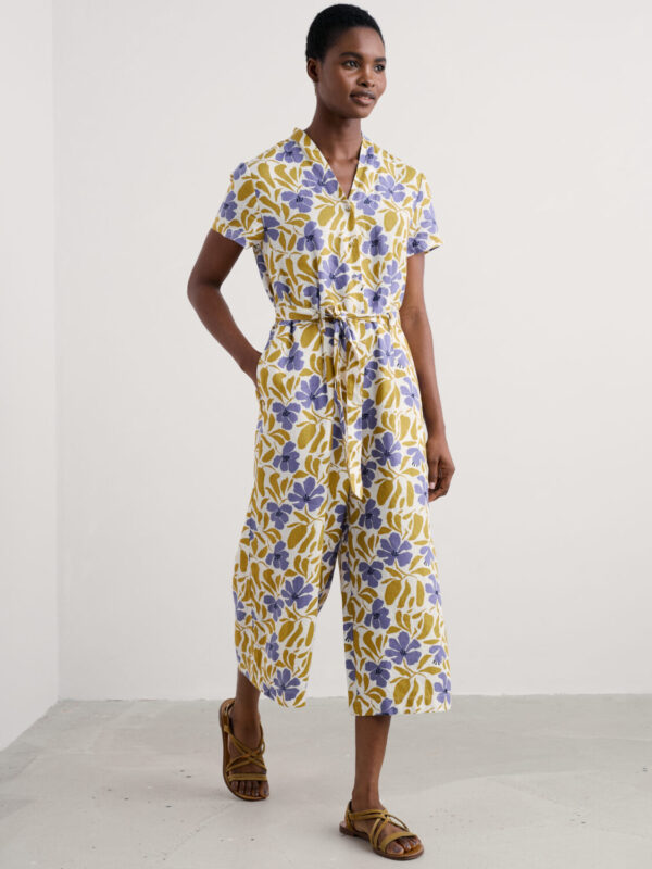 Treen Cove Jumpsuit Leafy Floral Chalk Pear – Bild 4