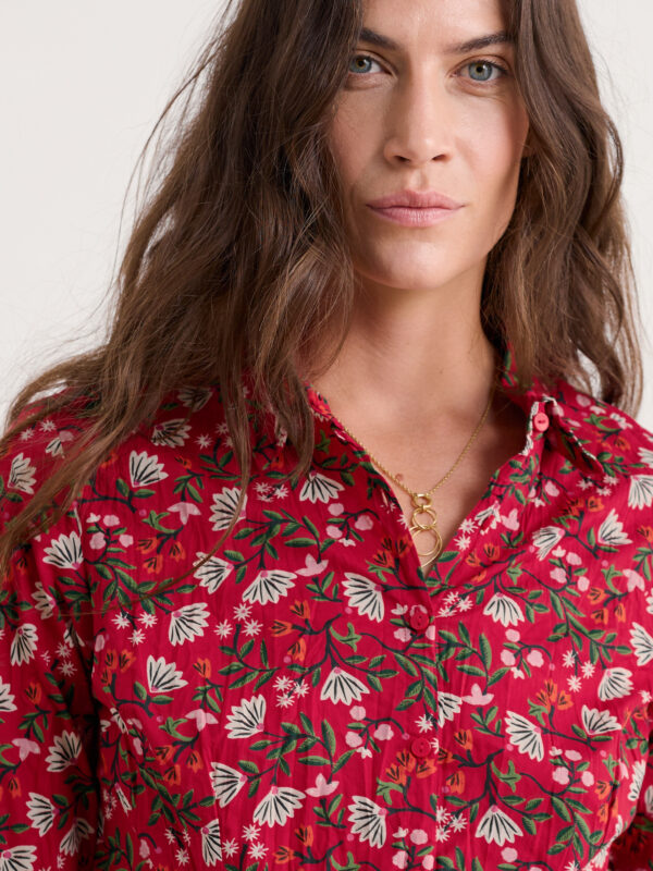 Larissa Shirt Winter Wildflower Carmine – Bild 5