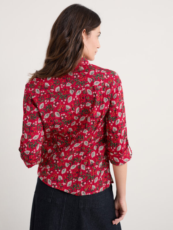 Larissa Shirt Winter Wildflower Carmine – Bild 6