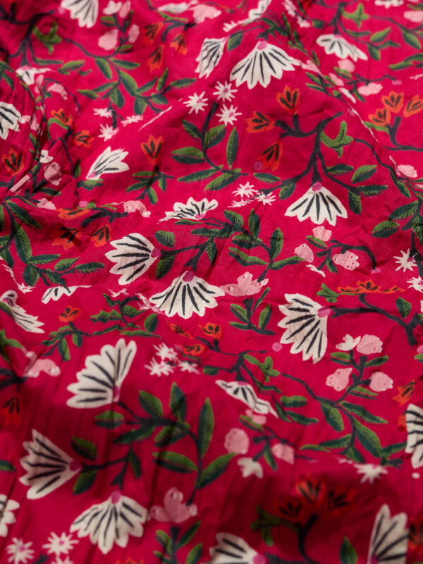 Larissa Shirt Winter Wildflower Carmine – Bild 8