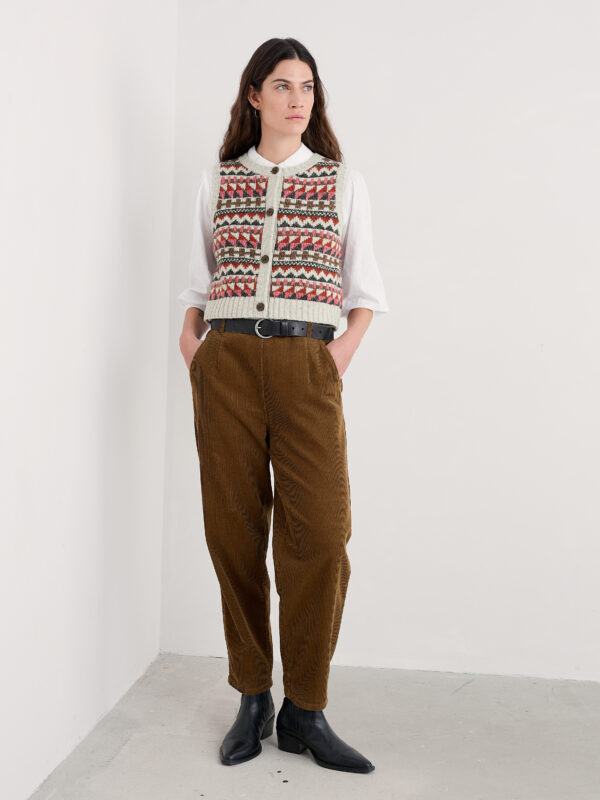Dawson Pick Vest Fairisle Zig Zag Geo Aran Red Sail – Bild 3