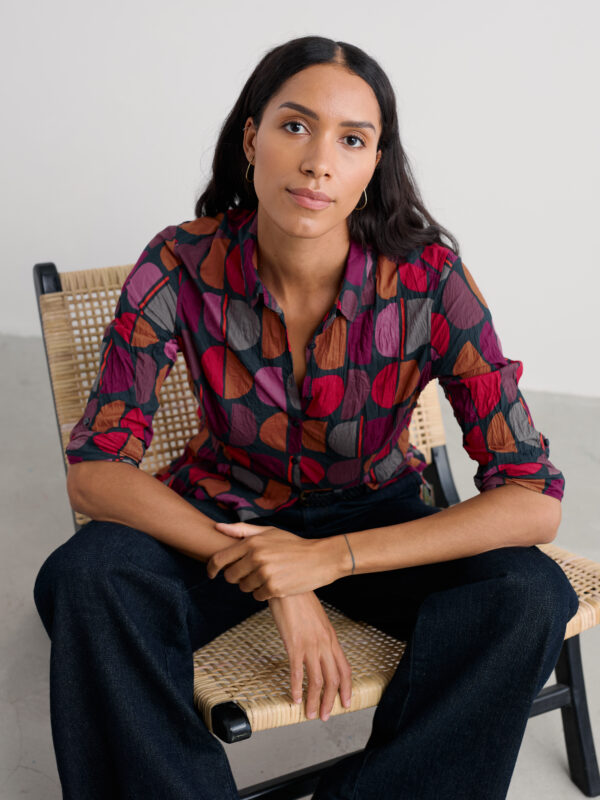 Larissa Shirt Half Moon Stamp Onyx