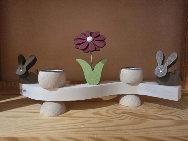 Welle mit 2 TLH natur, zwei Osterhäschen braun und Gerbera rot