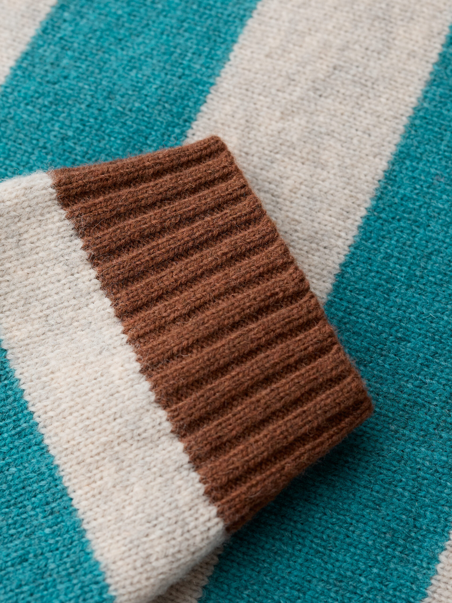 Pinwell Cardigan Bright Shape Estuary Mix – Bild 3