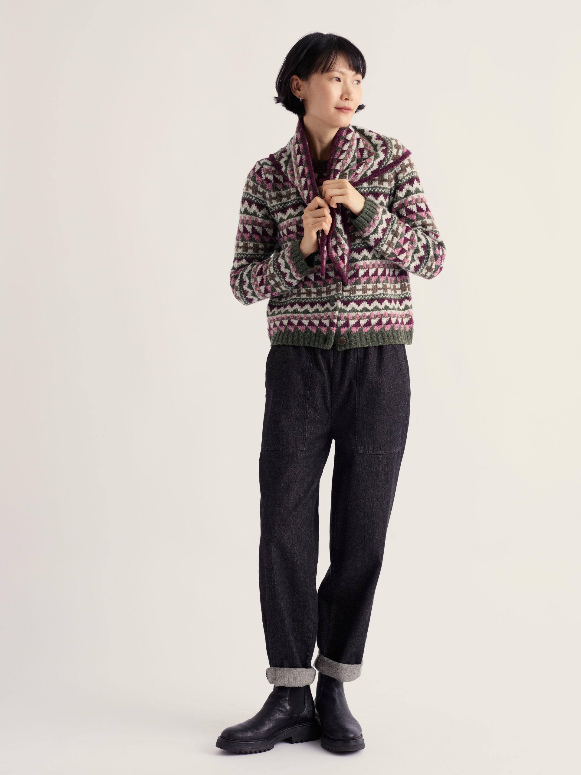 Dawson Pick Cardigan Fair Isle-Zig Zag Geo Dark Hellebore – Bild 2