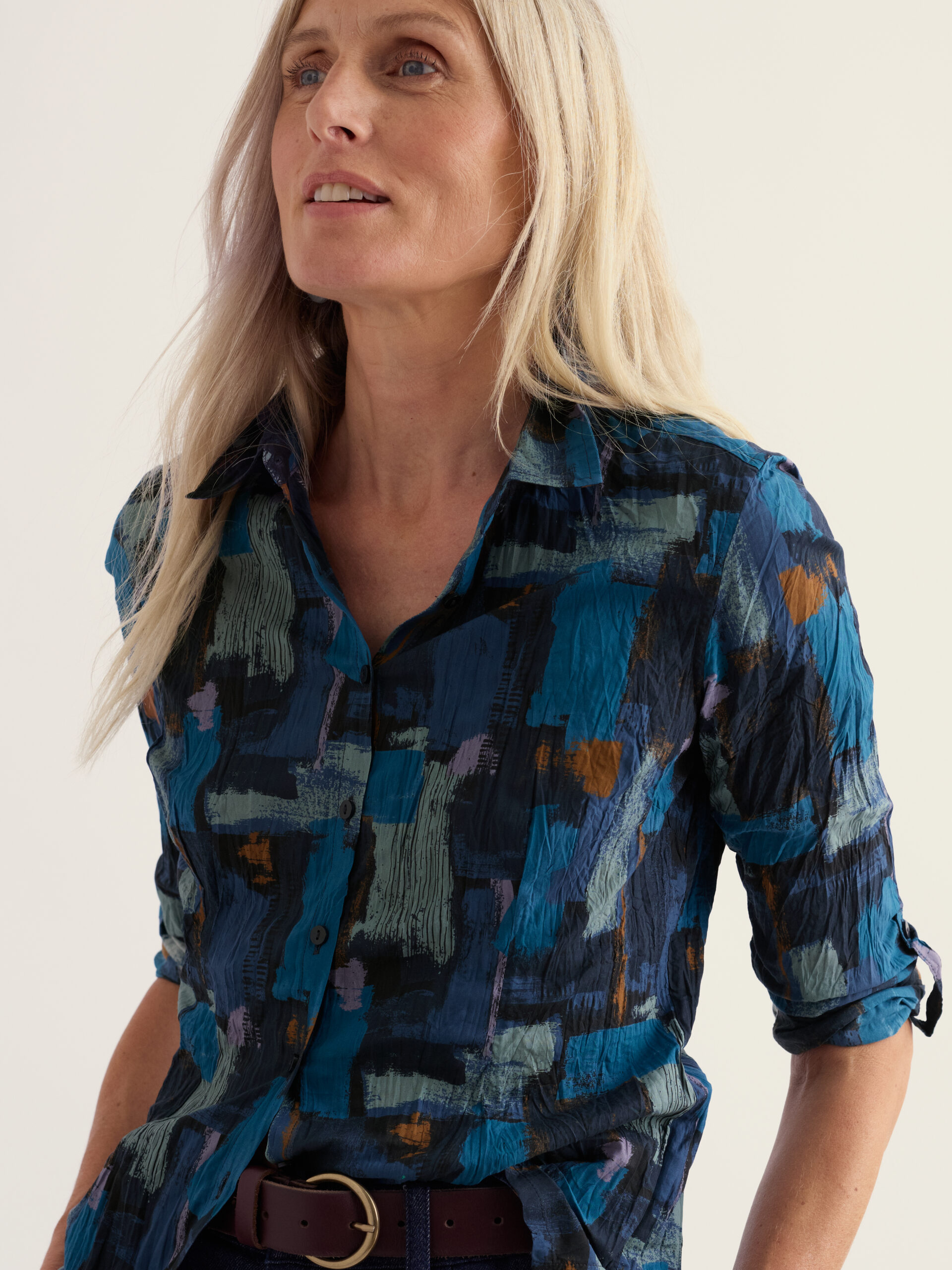 Larissa Shirt Paint Texture Maritime – Bild 3