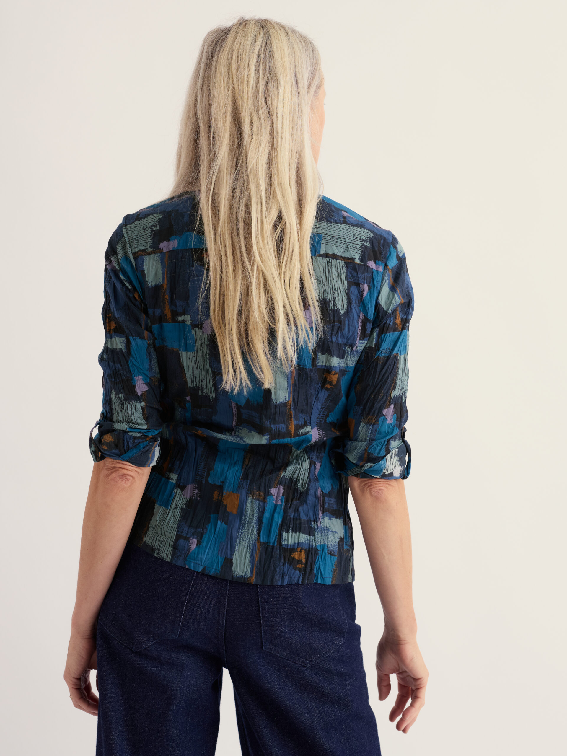 Larissa Shirt Paint Texture Maritime – Bild 4